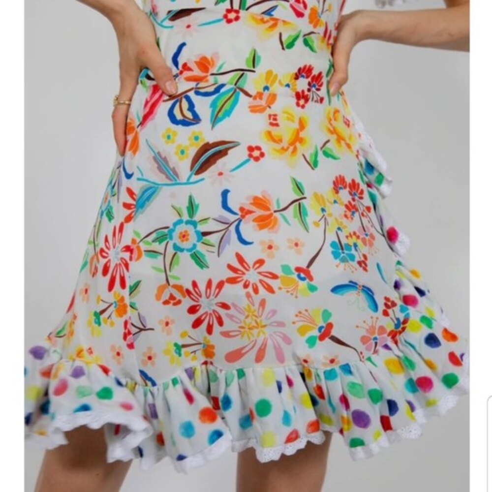 NWT All Things Mochi Valeria White Wrap Floral Mini Dress, size XS - Picture 3 of 15